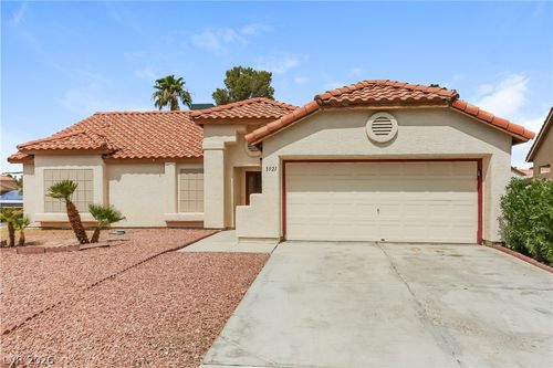 3921 Broken Oak Ln, North Las Vegas, NV, 89032-0128 | Card Image