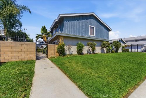 8901 Serapis Ave, Downey, CA, 90240-2481 | Card Image