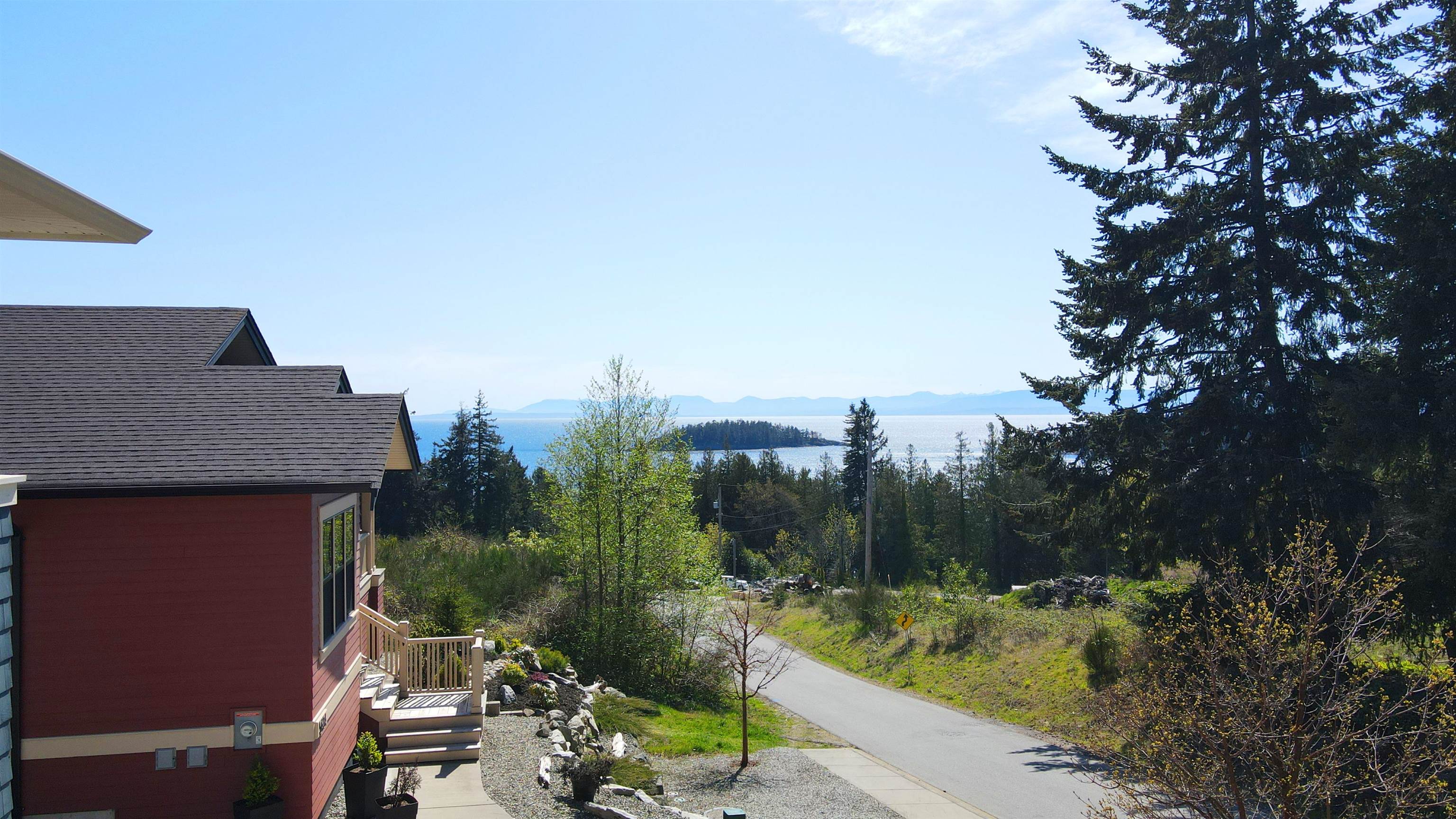 5438 Mccourt Road, House other with 3 bedrooms, 2 bathrooms and 5 parking in Sechelt BC | Image 27