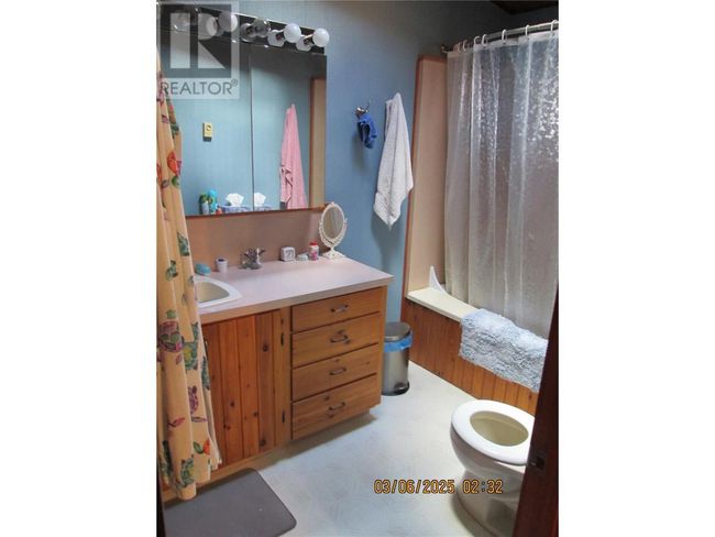 5305 Meadow Creek Cres, House other with 4 bedrooms, 3 bathrooms and 5 parking in Celista BC | Image 30