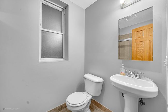 APT-2 - 4829 S Prairie Ave, Condo with 3 bedrooms, 2 bathrooms and 1 parking in CHICAGO IL | Image 11