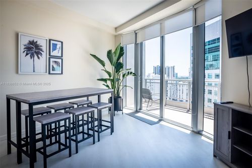 apt-2527-690 Sw 1st Ct, MIAMI, FL, 33130-2928 | Card Image