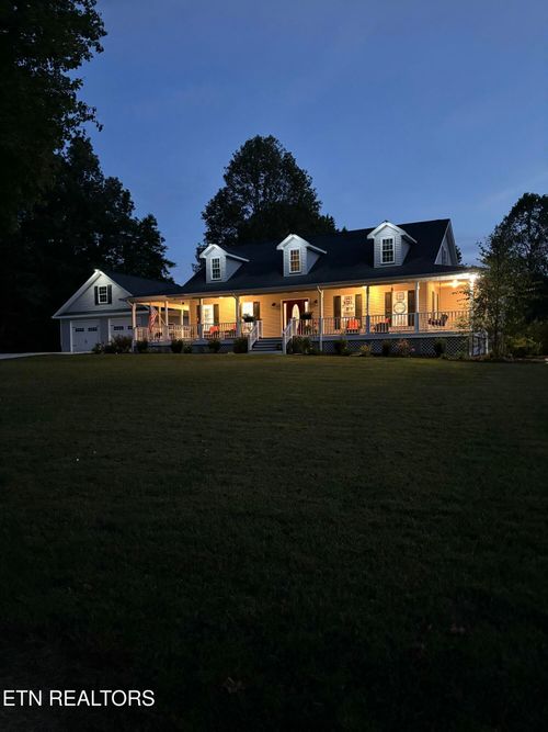 205 Crestview Dr, Sunbright, TN, 37872-2905 | Card Image