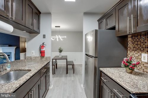 2711 Sussex Ct, MOUNT LAUREL, NJ, 08054-4243 | Card Image