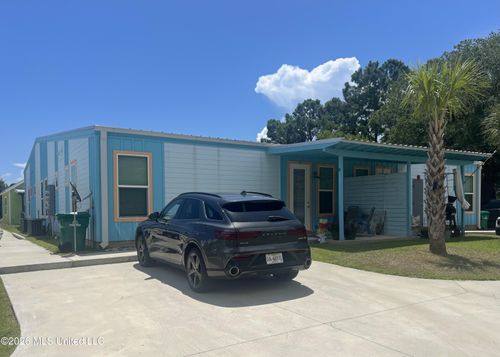 300 Seminary Dr, Bay Saint Louis, MS, 39520-4641 | Card Image