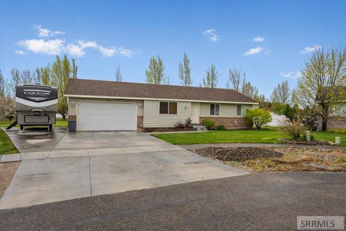 4020 Gateway Cir, Ammon, ID, 83406-4677 | Card Image