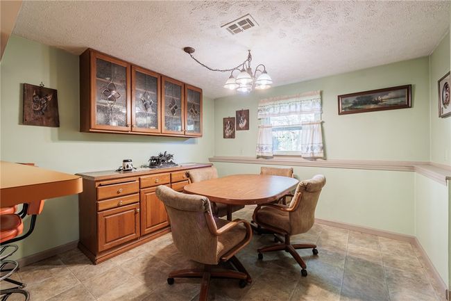 Lower unit dining room | Image 25