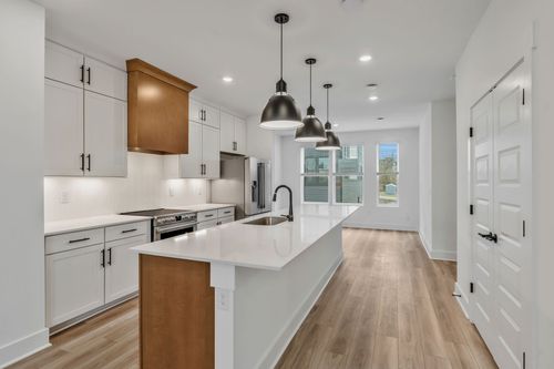 213 Harmony Aly, Nashville, TN, 37207-3768 | Card Image