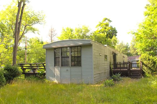 135 Lane 285a Crooked Lk, Angola, IN, 46703-8134 | Card Image