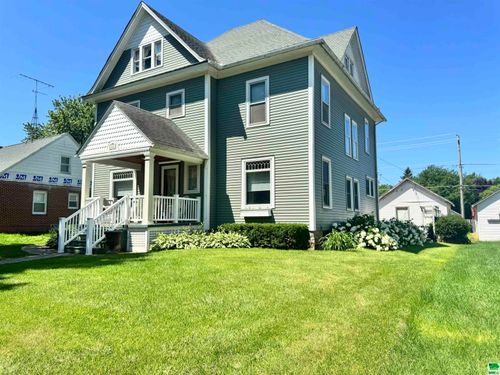 318 Geneseo St, Storm Lake, IA, 50588-2425 | Card Image