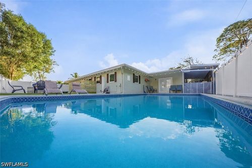 2473 Poinciana St, NAPLES, FL, 34105-2734 | Card Image