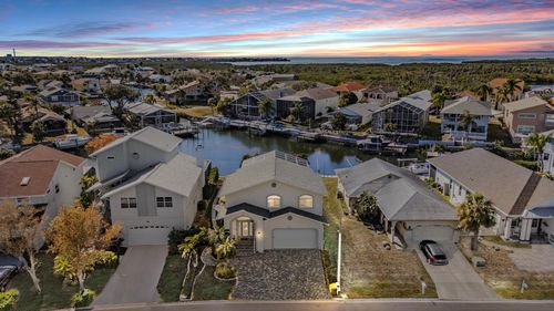 6421 Drake Ct, NEW PORT RICHEY, FL, 34652-2024 | Card Image