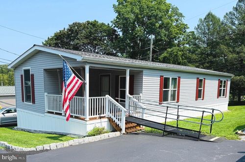 5 Ploskina Ln, GLENMOORE, PA, 19343-1128 | Card Image