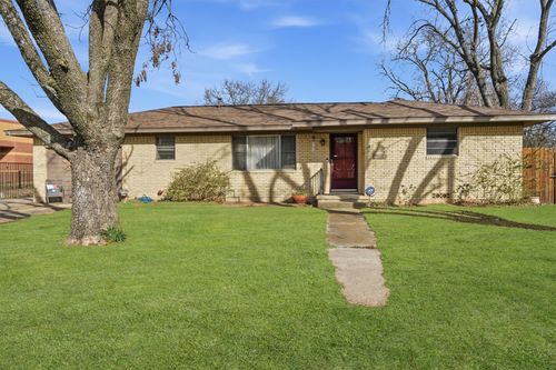 515 Pecan St, Collinsville, TX, 76233-5470 | Card Image