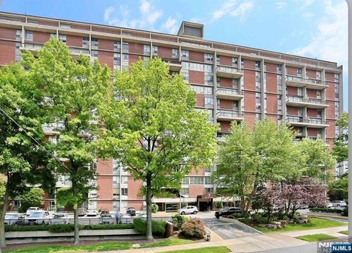2 Horizon Rd, Fort Lee, NJ, 07024-6525 | Card Image