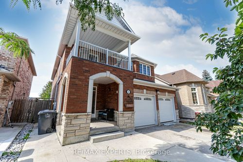 136 Van Scott Dr, Brampton, ON, L7A1N5 | Card Image