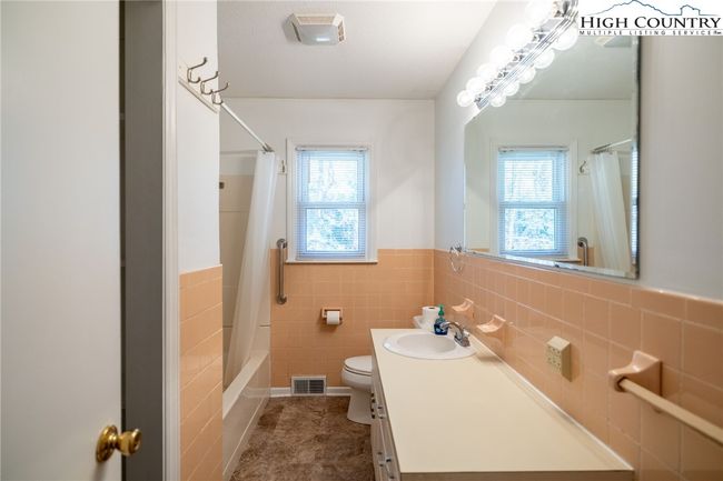 627 Saddle Mountain Church Rd, House other with 3 bedrooms, 1 bathrooms and null parking in Ennice NC | Image 14