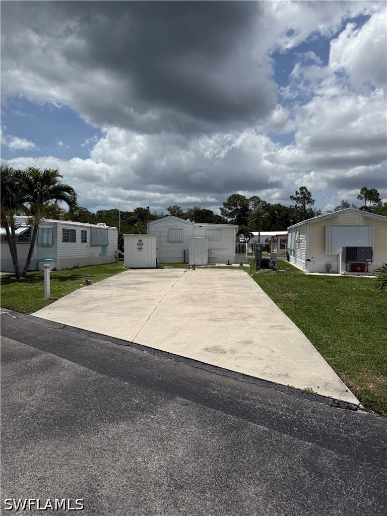 Land in Naples