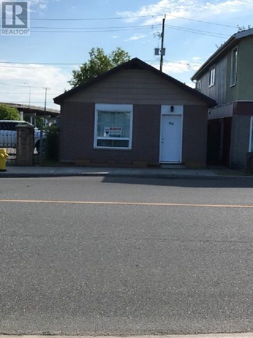 716 Simpson St, Thunder Bay, ON, P7C3K1 | Card Image