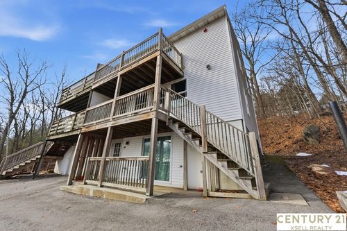 b-5 Swan Ave, Worcester, MA, 01602-2412 | Card Image