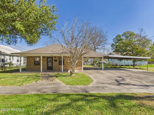 218 W Madison St, Saint Martinville, LA, 70582-3307 | Card Image