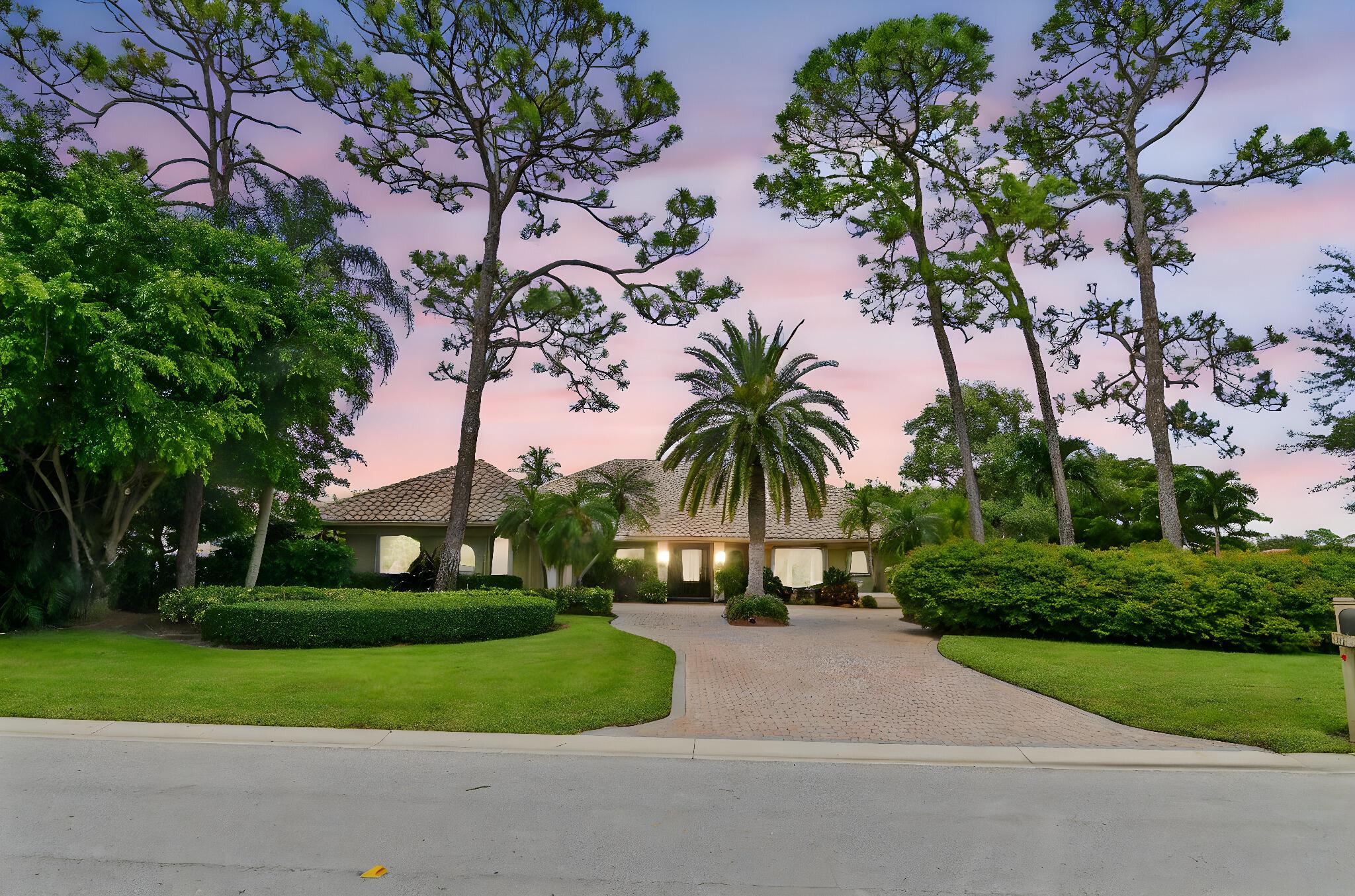 Queenswood Ln, Garland, TX 75040