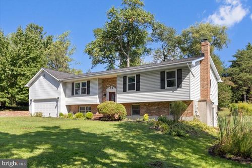 8400 Mitzy Ln, Ellicott City, MD, 21043-6919 | Card Image