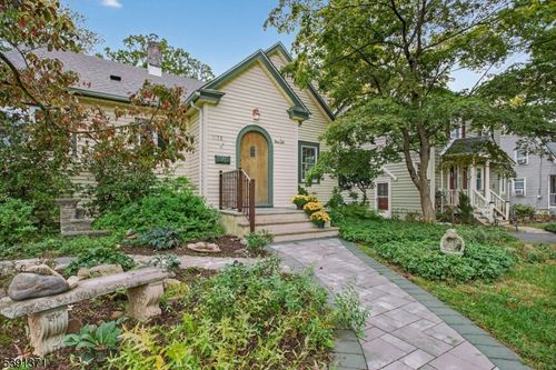 1158 Woodmere Pl, Plainfield, NJ, 07062-2226 | Card Image