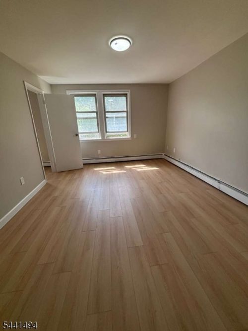 22 Somme St, Newark, NJ, 07105-3629 | Card Image