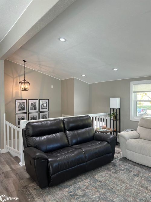 201 3rd Ave Ne, Pocahontas, IA, 50574-1711 | Card Image