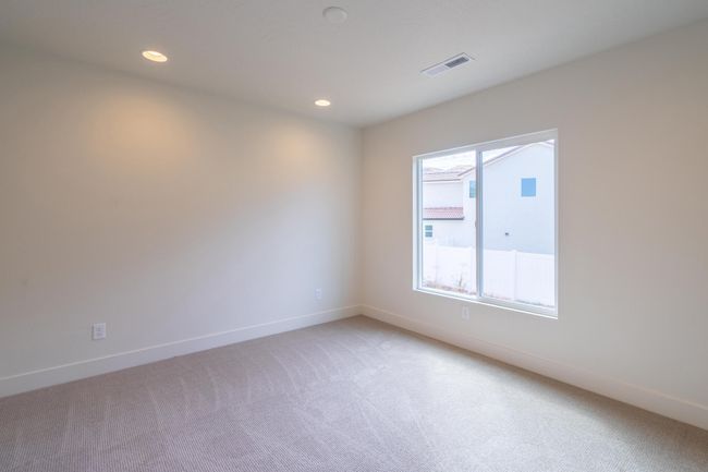 Upstairs Bedroom | Image 34