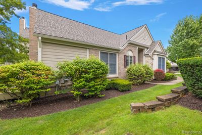 17061 Lochmoor, Condo with 2 bedrooms, 2 bathrooms and null parking in Northville Twp MI | Image 1