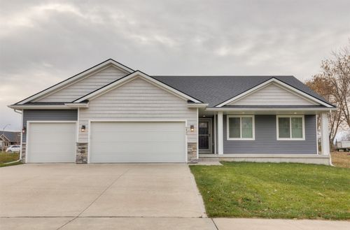6455 Sunlight Dr, Pleasant Hill, IA, 50327-8300 | Card Image