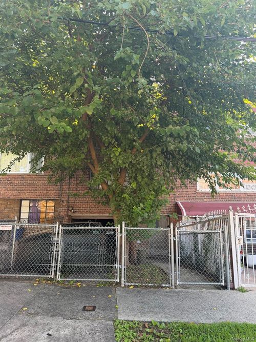 3214 Tenbroeck Avenue, New York, NY, 10469 | Card Image