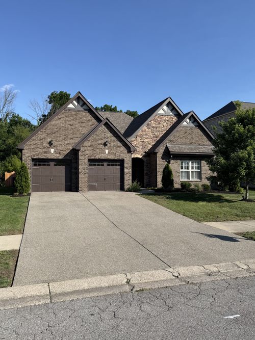 216 Meandering Dr, Lebanon, TN, 37090-1556 | Card Image