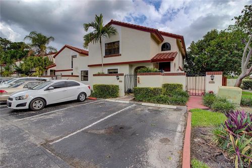 apt-10-323 Ives Dairy Rd, Miami, FL, 33179-3348 | Card Image