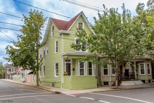 31 Buttonwood St, LAMBERTVILLE, NJ, 08530-1644 | Card Image