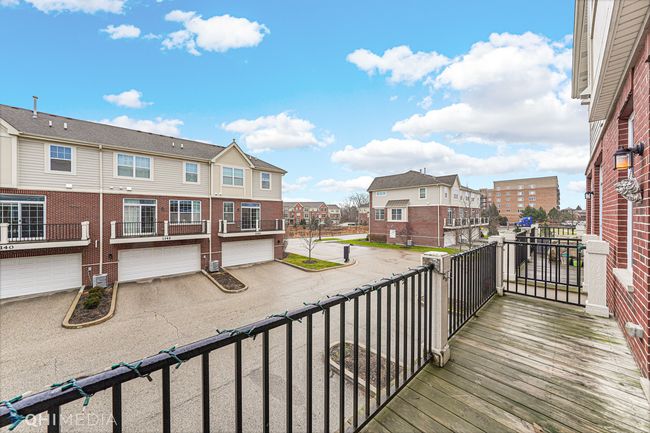 1253 Danforth Ct, Townhouse with 3 bedrooms, 3 bathrooms and 2 parking in Vernon Hills IL | Image 27
