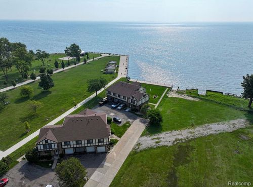 104 Lac Sainte Claire Dr, Saint Clair Shores, MI, 48082-1388 | Card Image