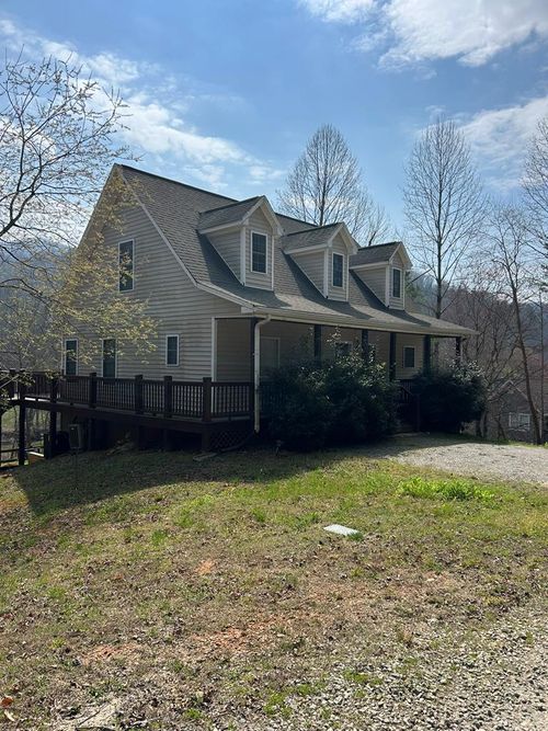 2615 Rolling River Dr, Hiawassee, GA, 30546-4590 | Card Image
