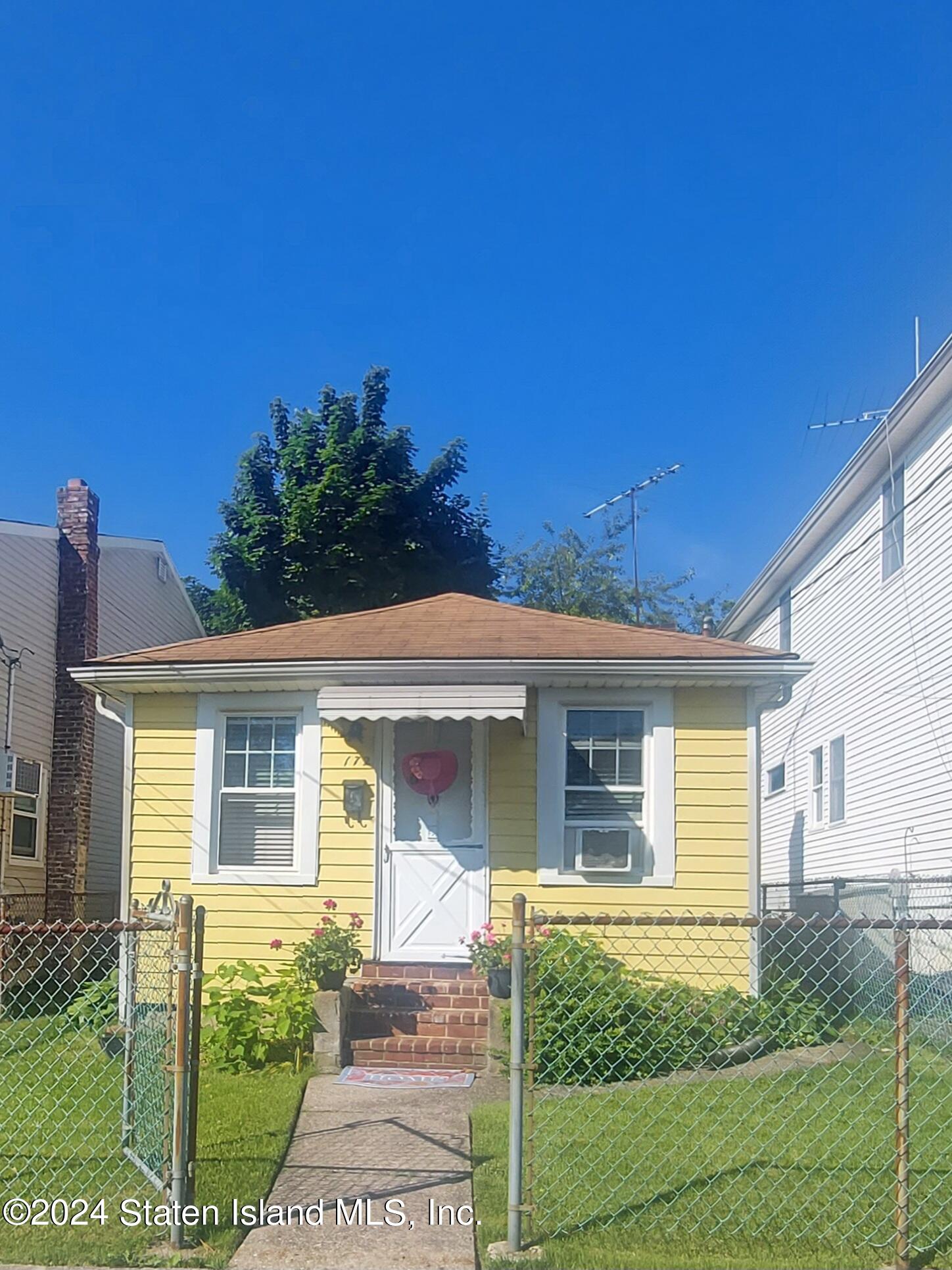 Wiman Ave, Staten Island, NY 10308