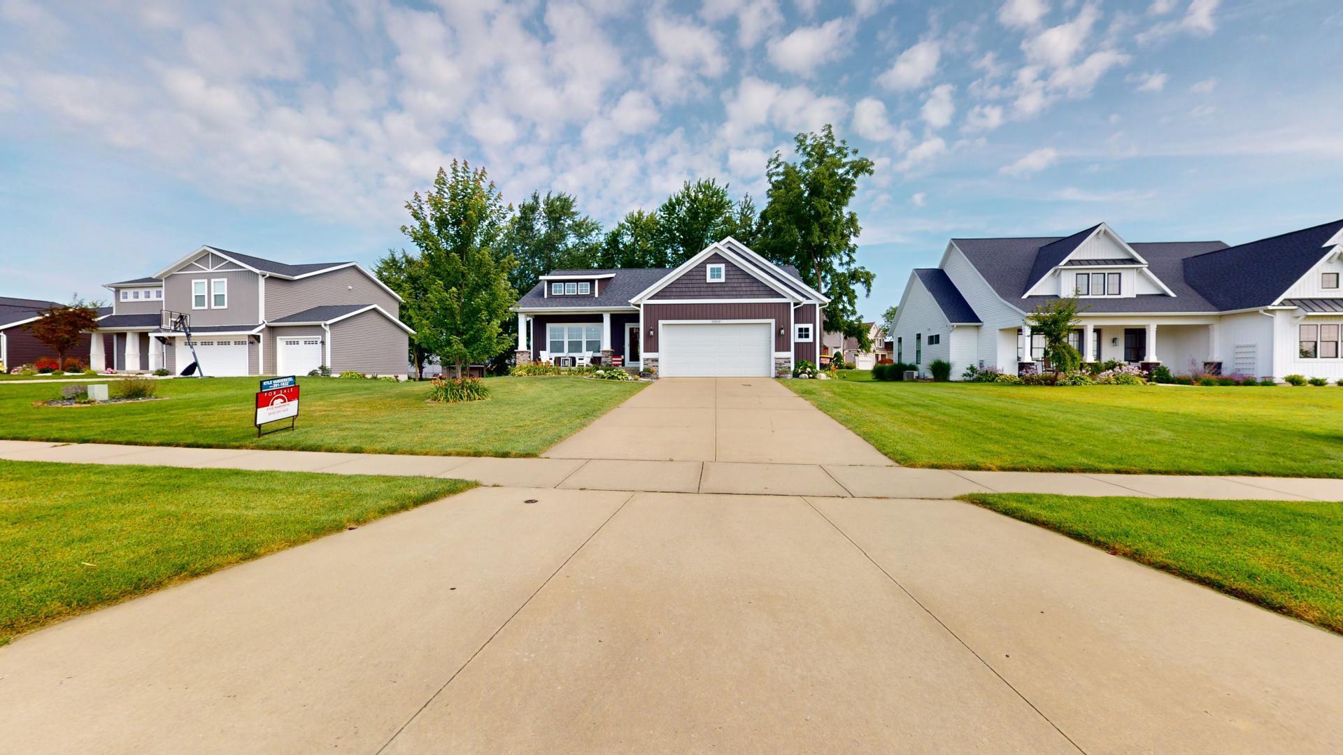 Rosewood St, Hudsonville, MI 49426