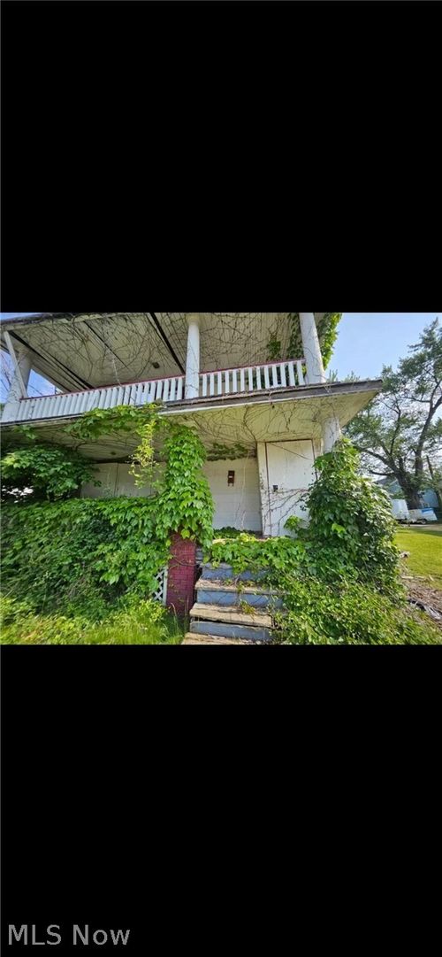 13318 Hartford Rd, East Cleveland, OH, 44112-2450 | Card Image