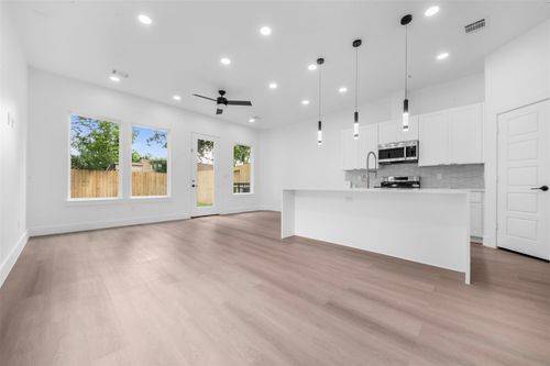 6817 Paris St, Houston, TX, 77021-5057 | Card Image