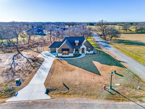 1000 Hennesay Park, Springtown, TX, 76082-2612 | Card Image