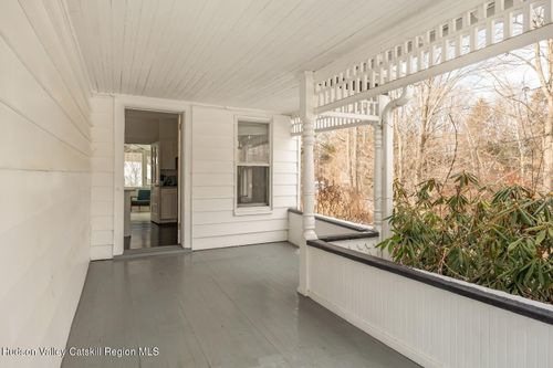 69 Summit St, Hudson, NY, 12534-3741 | Card Image