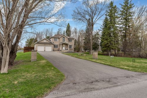 7067 Donwel Drive, Greely - Metcalfe - Osgoode - Vernon and Area, ON, K4P1M7 | Card Image