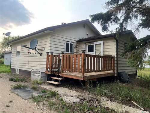 60 2nd Ave N, Weekes, SK, S0E0C5 | Card Image