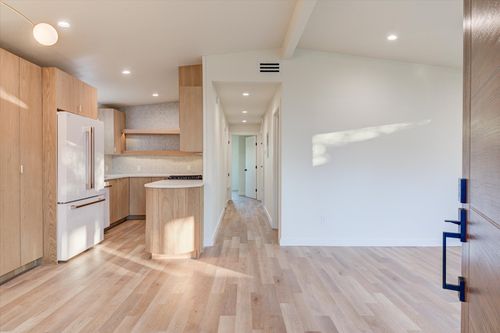 1719 Meander Dr, Austin, TX, 78721-1551 | Card Image