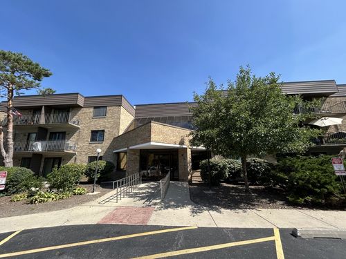 apt-103-5600 Astor Ln, Rolling Meadows, IL, 60008-4187 | Card Image